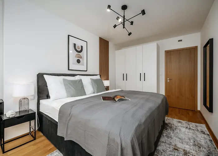 Days - One-bedroom With Garage Parking And Balcony * Prague