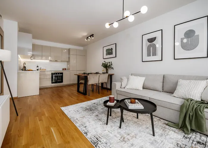 Days - One-bedroom With Garage Parking And Balcony