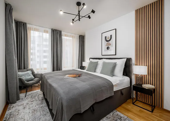 Appartement Days - One-bedroom With Garage Parking And Balcony *