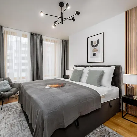Apartamento Days - One-bedroom With Garage Parking And Balcony *