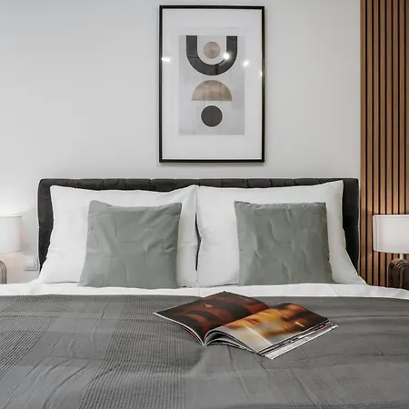 Days - One-bedroom With Garage Parking And Balcony Apartmán *