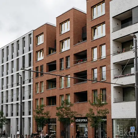 Days - One-bedroom With Garage Parking And Balcony Apartmán