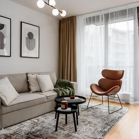 Apartment Days - 1bdr - Garage - Balcony - Great Access