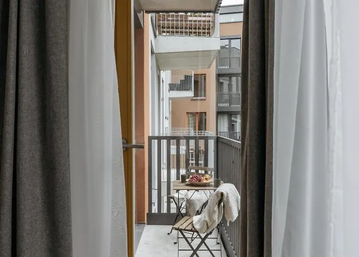 Days - One-bedroom With Garage Parking And Balcony *