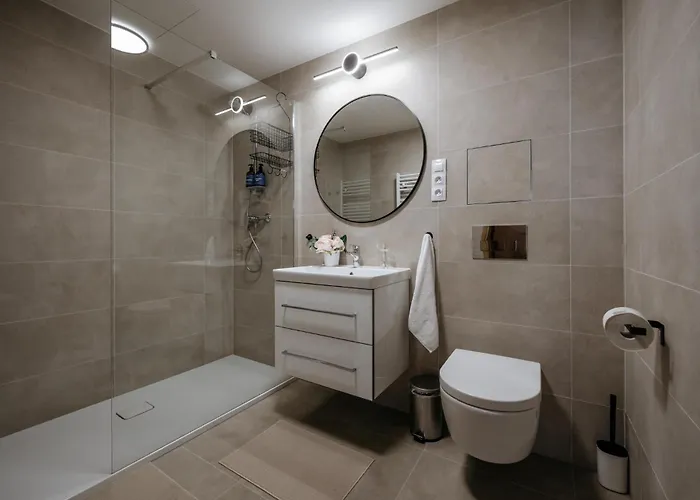 Days - One-bedroom With Garage Parking And Balcony Apartmán Praha
