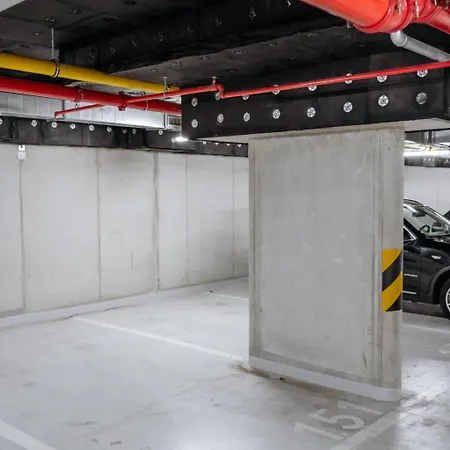 Days - One-bedroom With Garage Parking And Balcony *