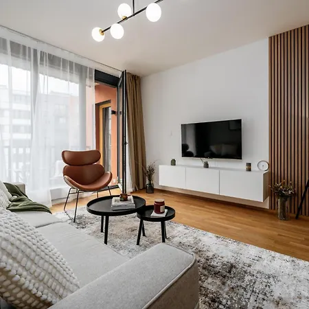 Appartement Days - One-bedroom With Garage Parking And Balcony *
