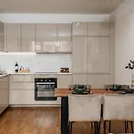 Days - One-bedroom With Garage Parking And Balcony